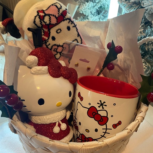 Hello Kitty Burr Basket - Picture 3 of 3